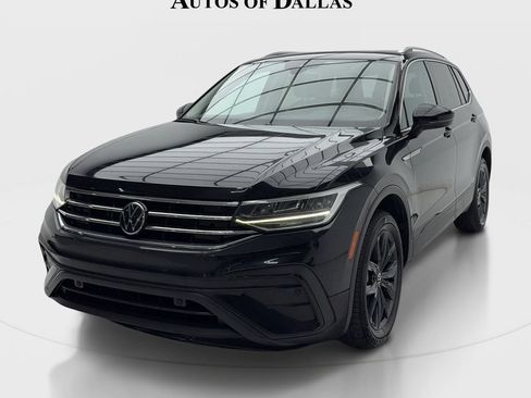 Used 2022 Volkswagen Tiguan SE w/ Panoramic Sunroof Package FWD image 4