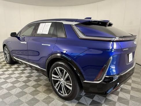 Used 2024 Cadillac Lyriq Luxury w/ LPO, Floor Liner Package AWD/4WD image 8