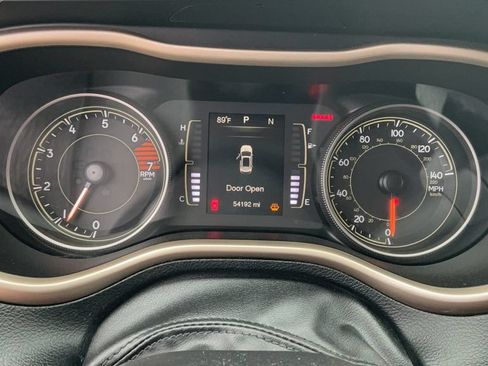 Used 2016 Jeep Cherokee Sport FWD image 36