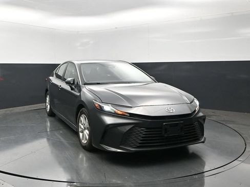 Used 2025 Toyota Camry Hybrid FWD image 5