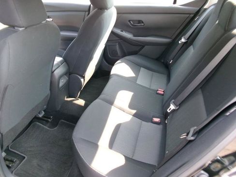 Used 2025 Nissan Sentra SV FWD image 9