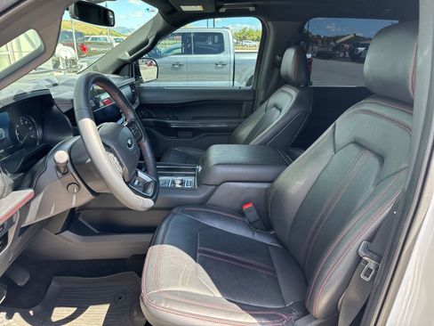 Used 2023 Ford Expedition Limited image 10