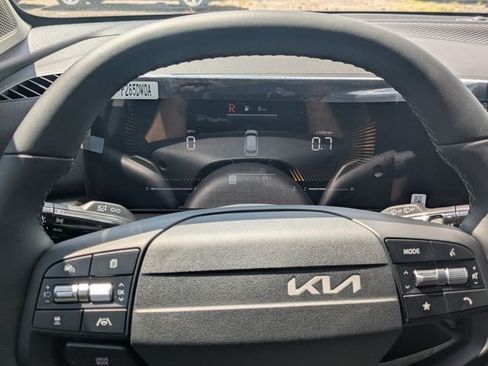 New 2026 Kia Sportage LX w/ LX Convenience Package FWD image 27
