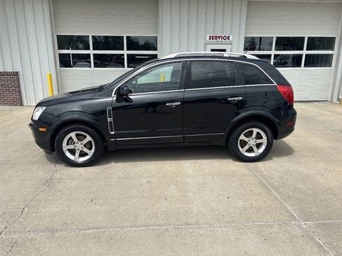 Used 2014 Chevrolet Captiva Sport LT FWD image 1