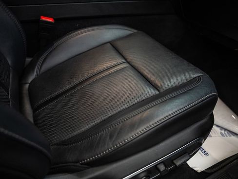 Used 2024 Jeep Wagoneer Series III AWD/4WD image 39