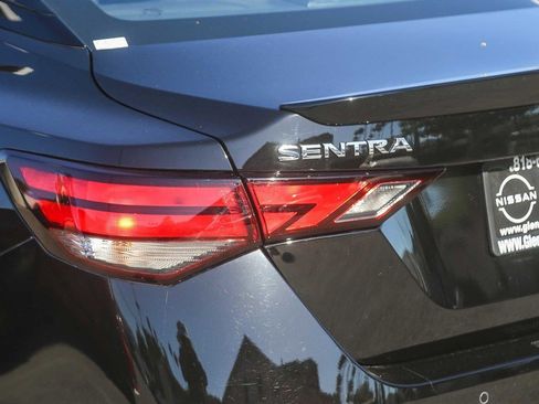 Used 2025 Nissan Sentra SR FWD image 9