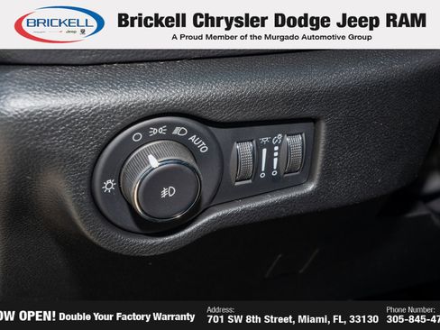 New 2026 Chrysler Pacifica Select image 28