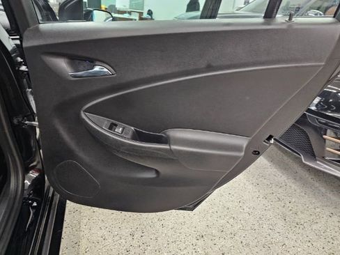 Used 2017 Chevrolet Volt LT w/ Comfort Package image 26