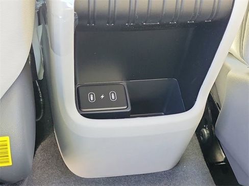 New 2026 Hyundai Kona SE image 17