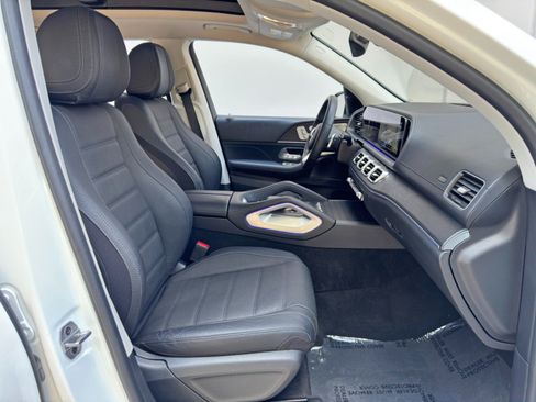 Used 2023 Mercedes-Benz GLS 580 4MATIC image 16