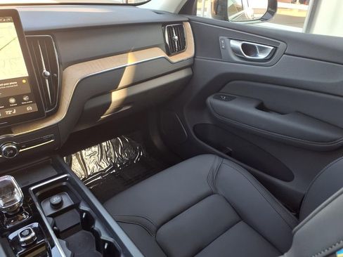 New 2026 Volvo XC60 B5 Plus w/ Climate Package AWD/4WD image 20