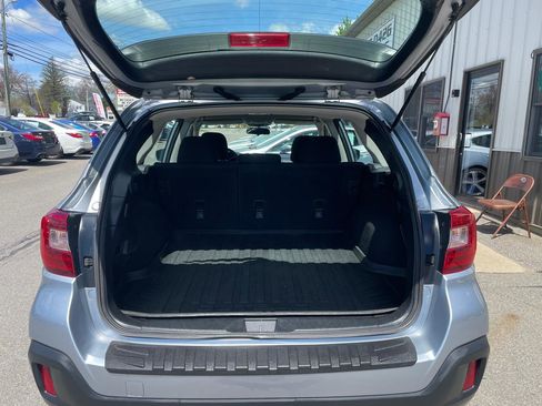 Used 2018 Subaru Outback 2.5i AWD/4WD image 8