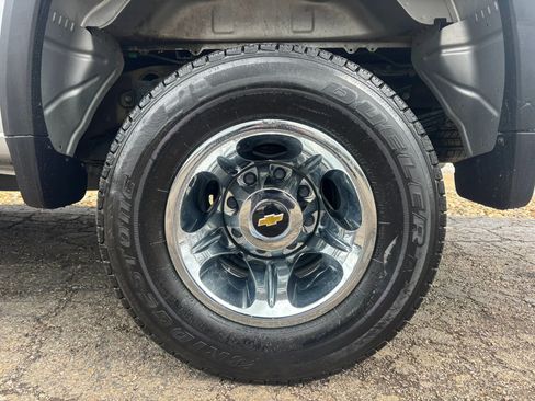 Used 2023 Chevrolet Silverado 3500 LT w/ Convenience Package AWD/4WD image 2