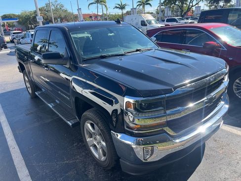 Used 2018 Chevrolet Silverado 1500 LT w/ All Star Edition image 13