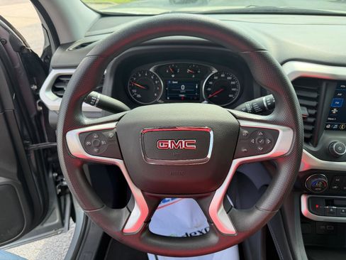 Used 2023 GMC Acadia SLE w/ Driver Convenience Package FWD image 14