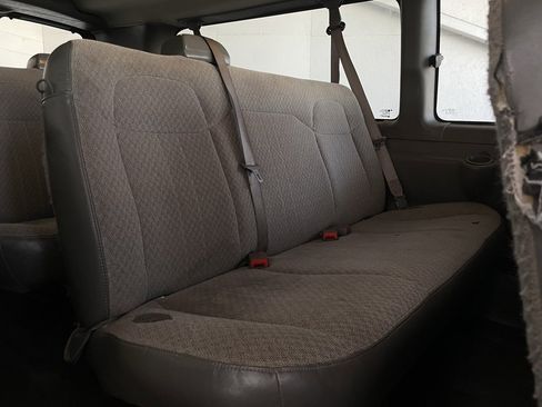 Used 2017 Chevrolet Express 3500 LT w/ LT Preferred Equipment Group image 13