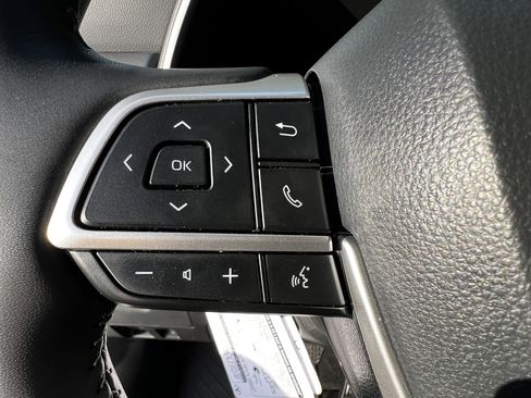 Used 2026 Toyota Highlander Limited AWD/4WD image 19