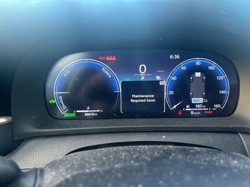 Used 2024 Toyota Crown AWD/4WD image 5