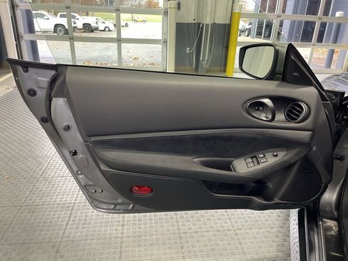 New 2025 Nissan Z Performance w/ Floor Mat Package image 23