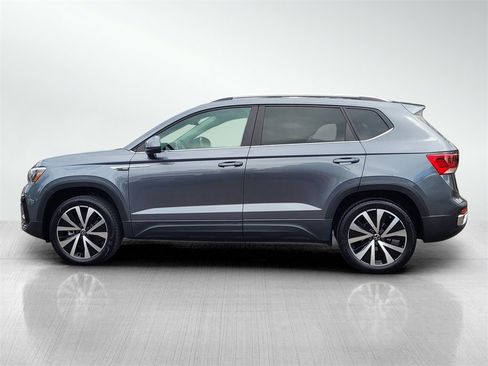 Used 2024 Volkswagen Taos SE image 7