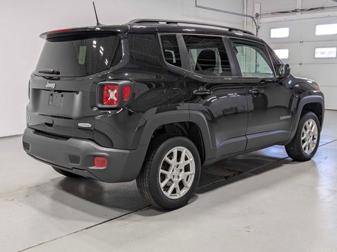 Used 2019 Jeep Renegade Latitude w/ Cold Weather Group AWD/4WD image 8