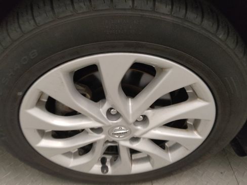 Used 2019 Nissan Sentra SV FWD image 31