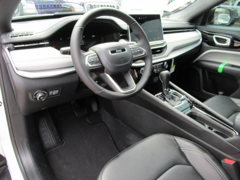 New 2026 Jeep Compass Limited AWD/4WD image 17