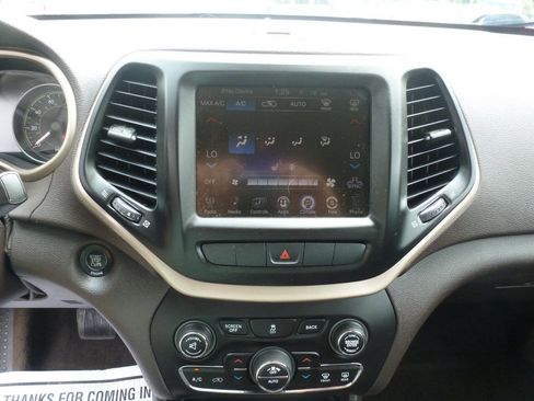 Used 2014 Jeep Cherokee Trailhawk w/ Comfort/Convenience Group AWD/4WD image 26