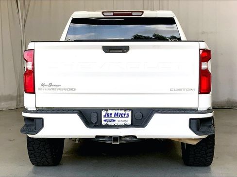 Used 2019 Chevrolet Silverado 1500 Custom w/ Infotainment Package RWD image 4