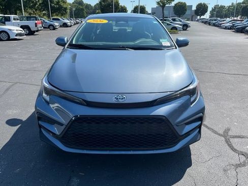 Used 2026 Toyota Corolla SE FWD image 2