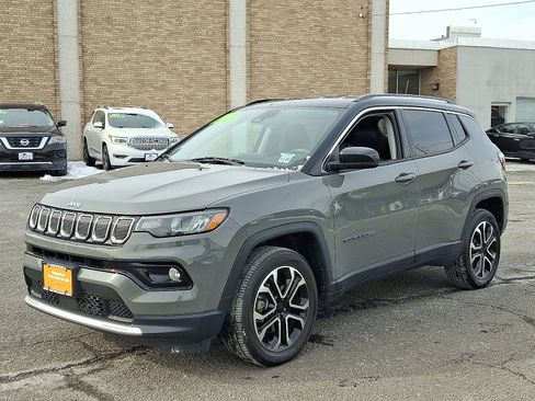 Used 2022 Jeep Compass Limited image 3