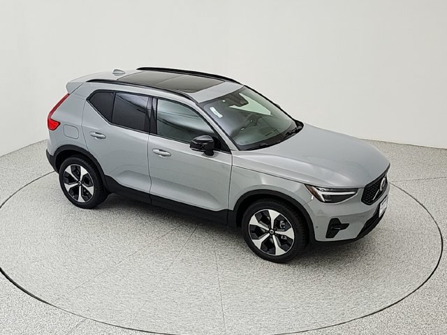 New 2026 Volvo XC40 B5 Plus w/ Protection Package Premier AWD/4WD image 15