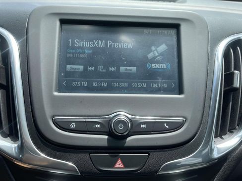 Used 2018 Chevrolet Equinox LT FWD image 26