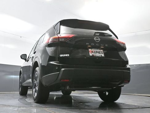 Used 2025 Nissan Rogue SV FWD image 55