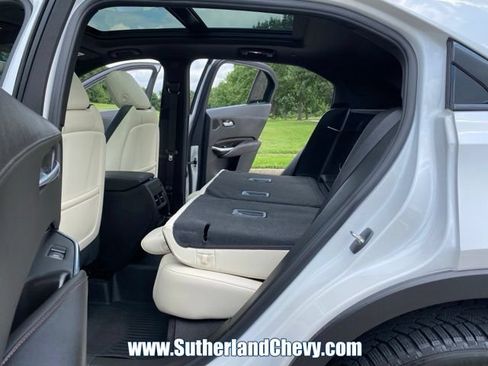 Used 2023 Cadillac XT4 Sport w/ Sun And Sound Package AWD/4WD image 46