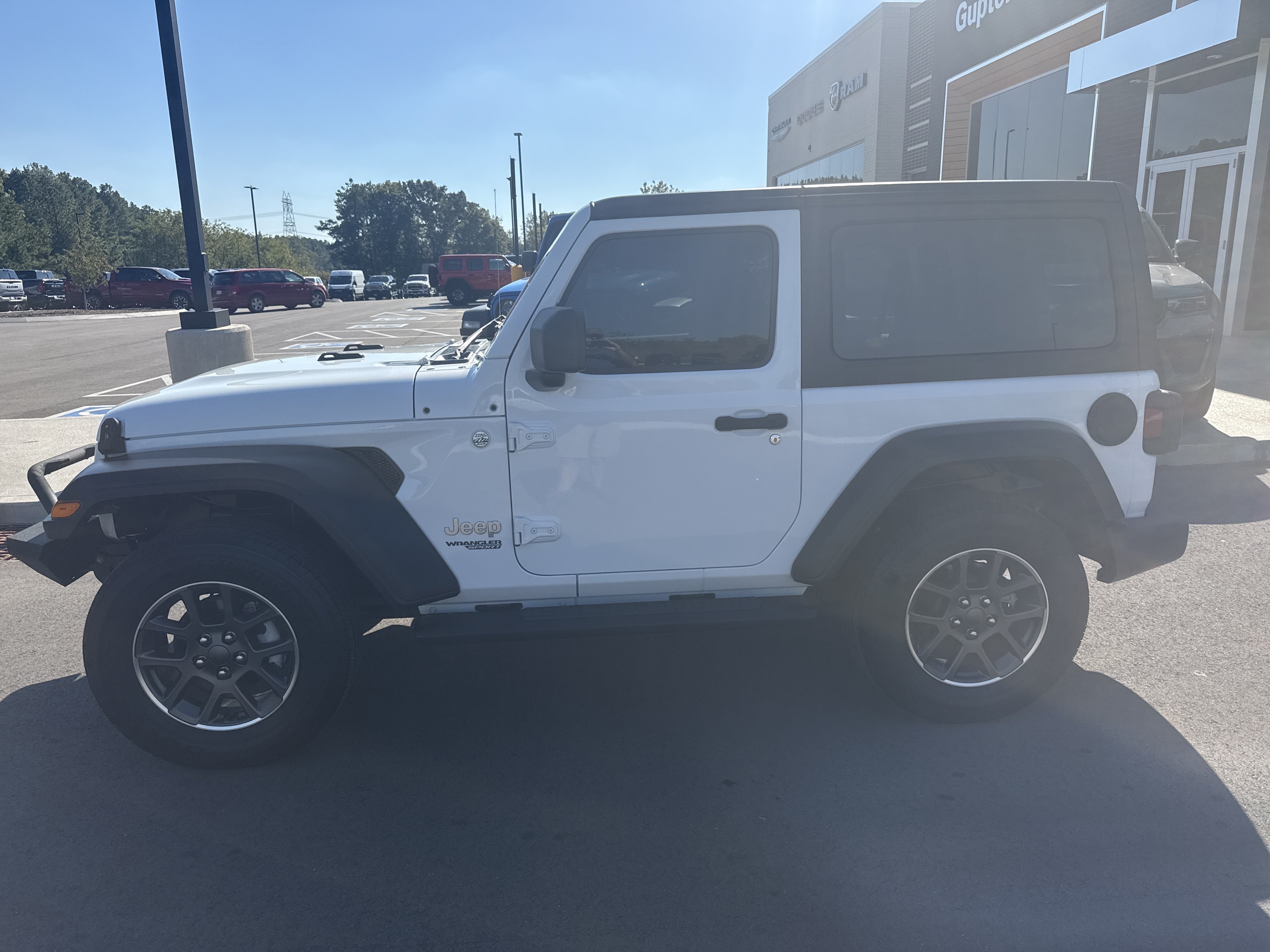 Used 2019 Jeep Wrangler Sport AWD/4WD image 7