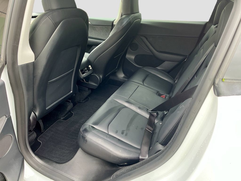 Used 2023 Tesla Model Y Long Range AWD/4WD image 22