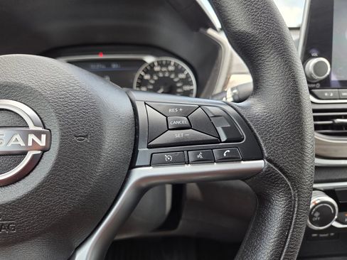Used 2024 Nissan Altima 2.5 SV FWD image 43