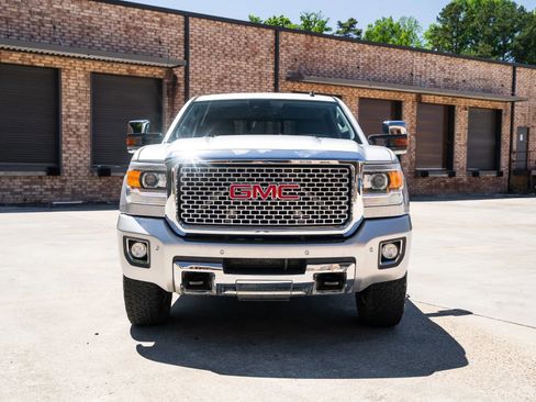 Used 2015 GMC Sierra 2500 Denali w/ Duramax Plus Package AWD/4WD image 14