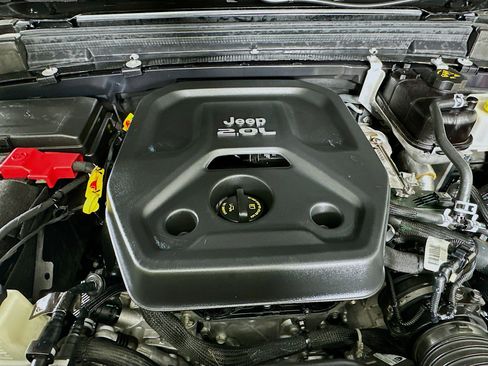 Used 2023 Jeep Wrangler Sahara w/ Cold Weather Group AWD/4WD image 32