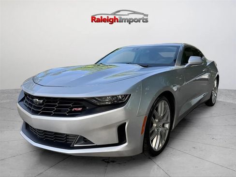Used 2019 Chevrolet Camaro LT RWD image 2