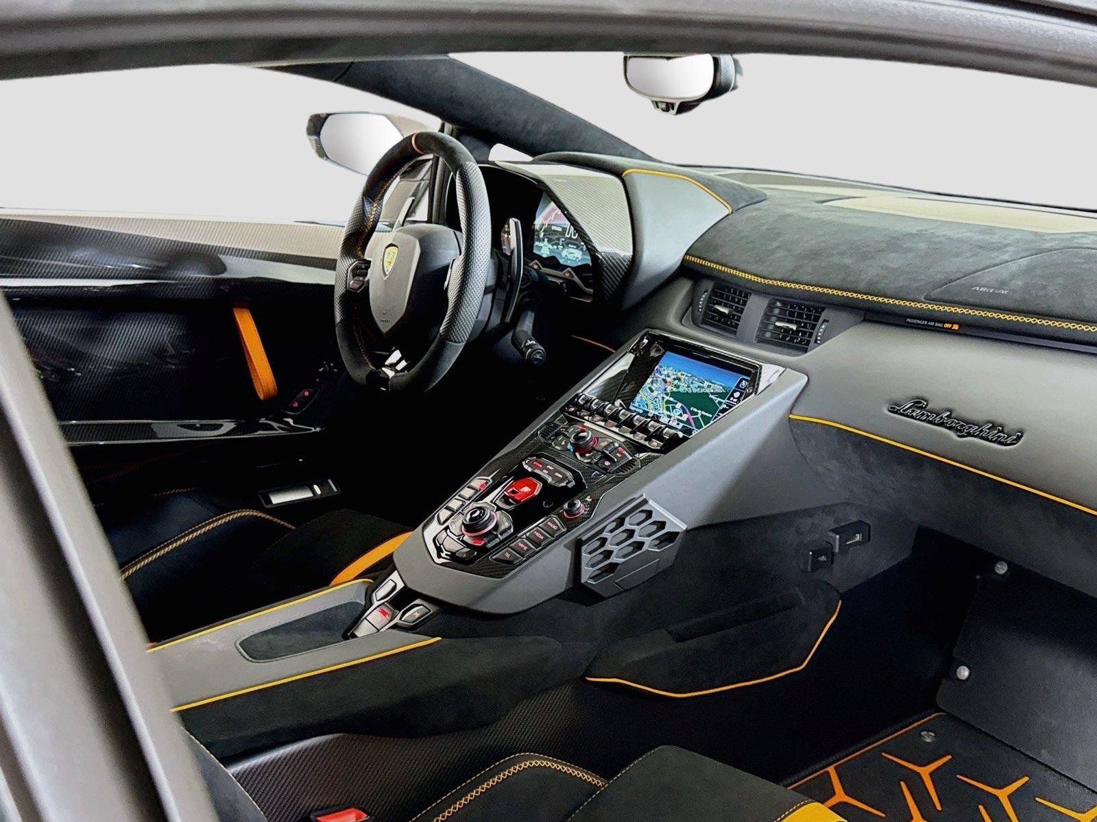 Used 2020 Lamborghini Aventador SVJ AWD/4WD image 26