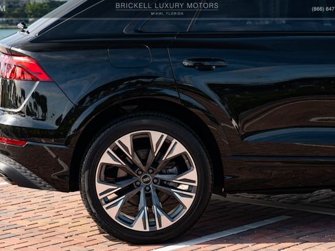 Used 2025 Audi Q8 Prestige image 46