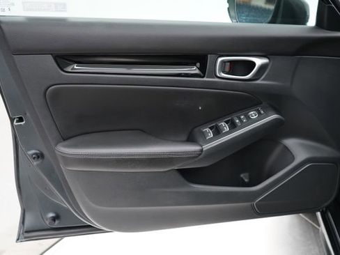 Used 2023 Honda Civic Sport Touring image 9