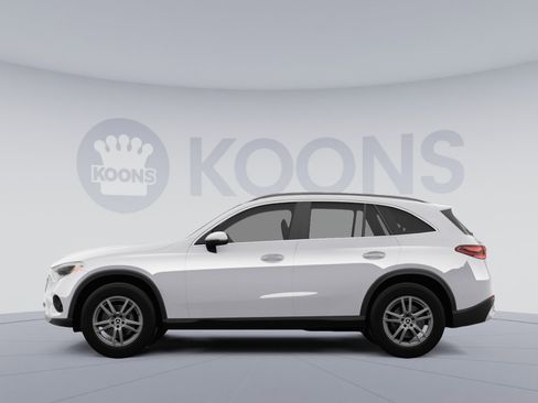 New 2026 Mercedes-Benz GLC 300 4MATIC image 2