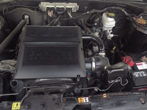 Used 2009 Mercury Mariner Premier image 35