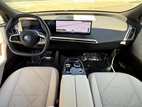 Used 2025 BMW iX xDrive50 image 29