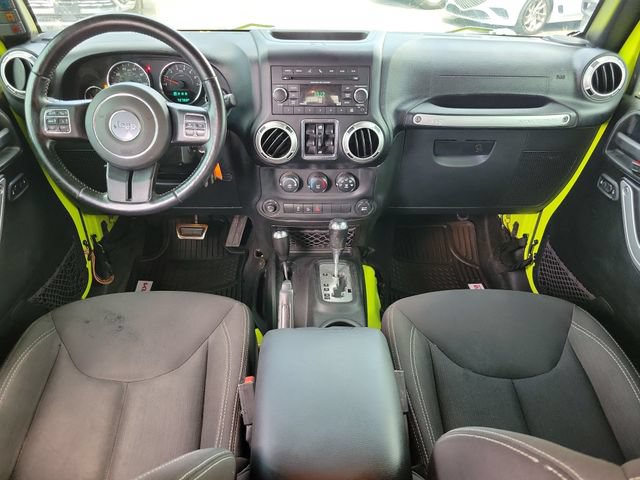 Used 2016 Jeep Wrangler Unlimited Sahara w/ Connectivity Group AWD/4WD image 10