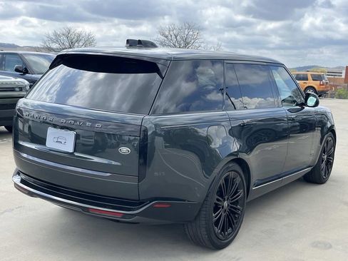 Used 2023 Land Rover Range Rover Long Wheelbase Autobiography image 5