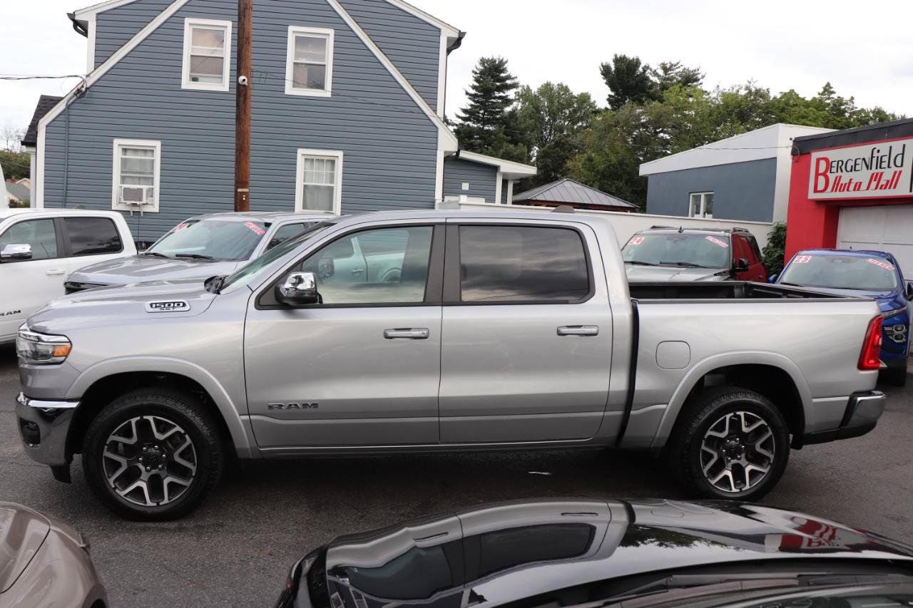 Used 2025 RAM 1500 Laramie AWD/4WD image 2